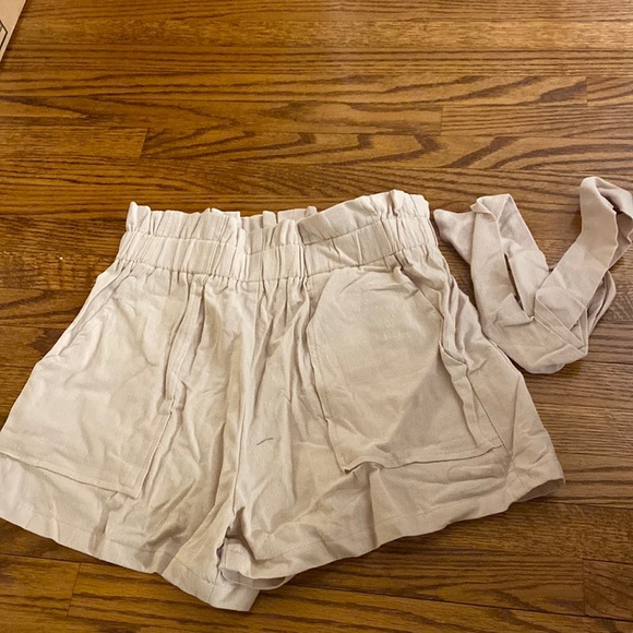 Shein Paper Bag Shorts - Picture 2 of 2